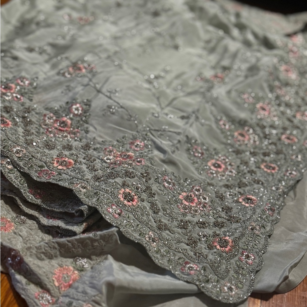Elegant Floral Embroidered Saree in Green and Pink - Picture 8 of 11